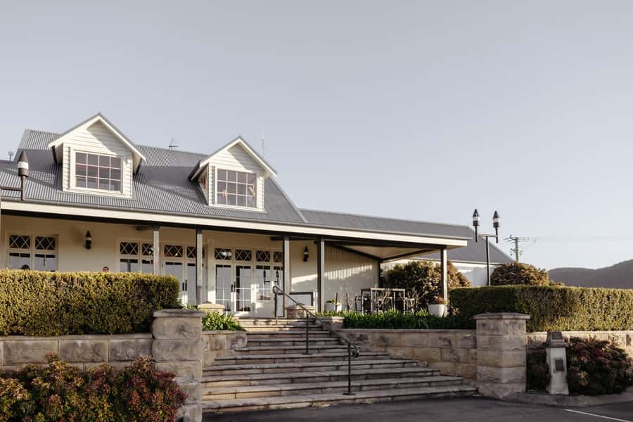 Hunter Valley: Wine Tour with 2-Course Lunch, Choc & Cheese - The lunch you’ll remember: two courses plus pairing