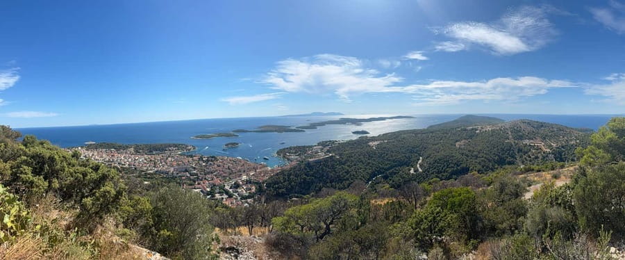 Hvar: Hvar Wine Tasting Experience - Jelsa or Vrboska: arriving in Hvar’s wine country