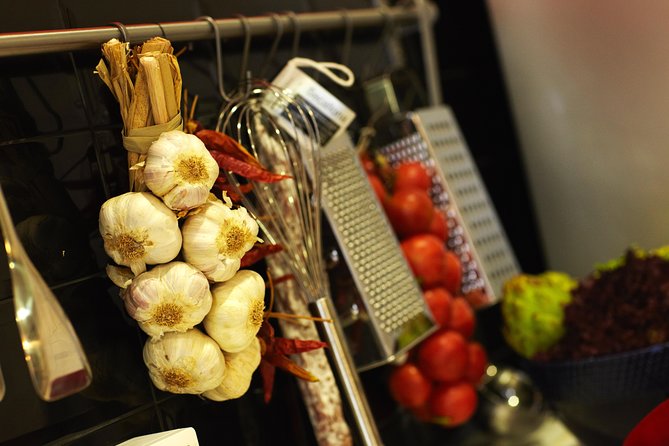 Interactive Paella & Market: Bottomless Wine & Rambla Views - Catalan Cream and Wine: The Easy Win at the End