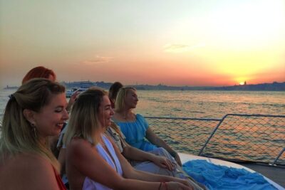 Istanbul Bosphorus Sunset Cruise with Wine on a Luxury Yacht - Dolmabahçe Palace to Ortaköy: The European Shore Hits You Fast