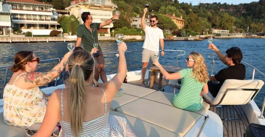 Istanbul: Small Group Yacht Tour with Unlimited Wine - Wine, Snacks, and the On-Board Atmosphere With Simon and Georgina