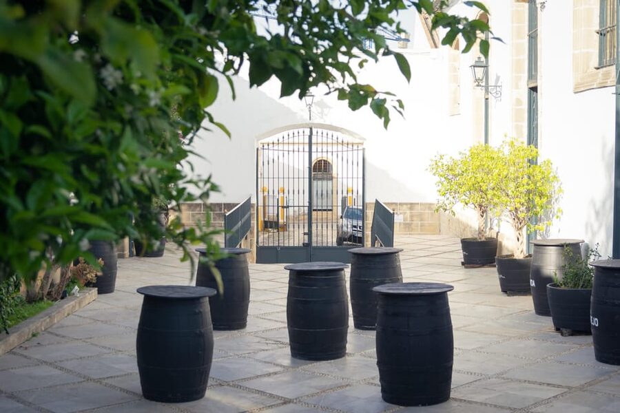 Jerez: Bodegas Álvaro Domecq Guided Tour with Wine Tasting - Photo stop and the quick orientation before the cellars