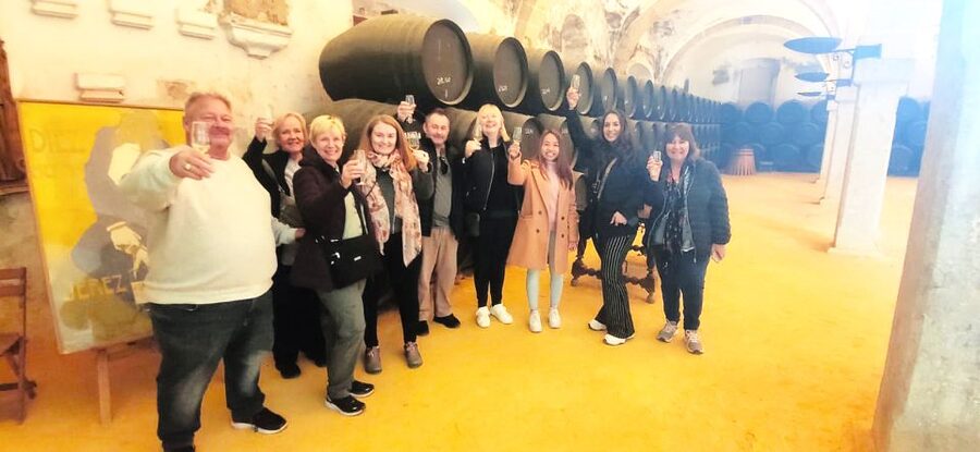 Jerez: Guided Winery Tour with Wine Tasting - Arriving at Cayetano del Pino: Plaza Silos 3 is your anchor
