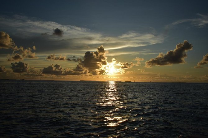 Key West Small-Group Sunset Sail with Wine and Hors d'oeuvres - Hors d’oeuvres on the water: small plates that don’t feel like a snack tax