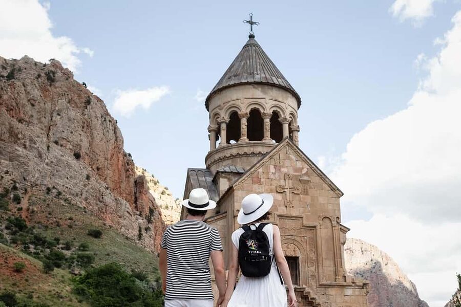 Khor Virap, Noravank and Birds' Cave Trip with Wine Tasting - Khor Virap: the Mount Ararat moment you plan your day around