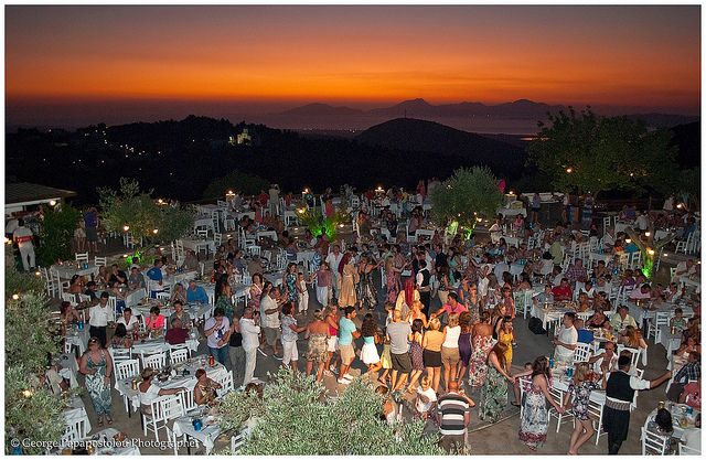 Kos: Greek Dinner with Music, Dancing, and Unlimited Wine - Who This Fits Best (and Who Should Skip It)