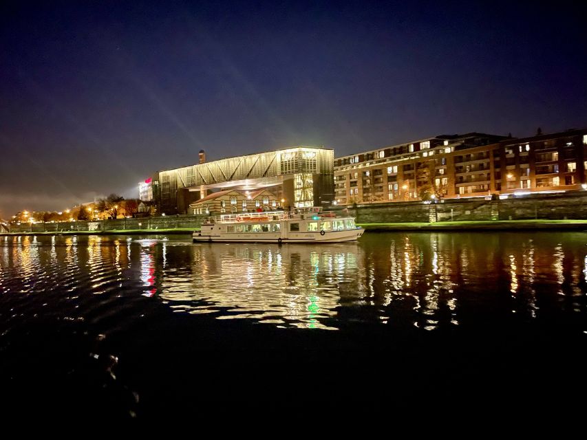 Krakow: Evening Cruise with a Glass of Wine - The river route, stop by stop: Wawel to Podgórze in one smooth loop