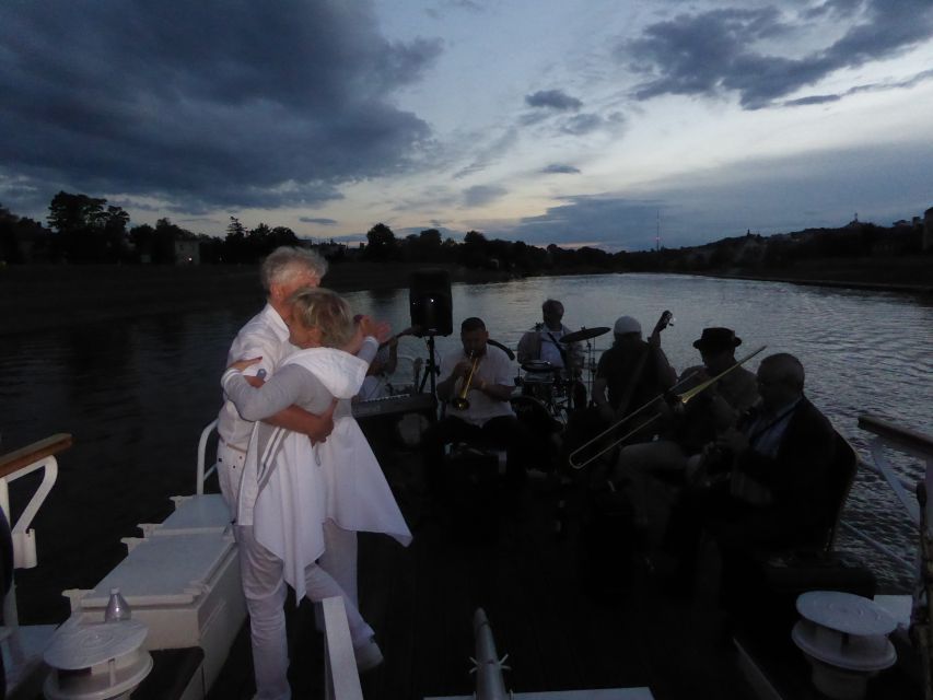 Krakow: Evening Cruise with a Glass of Wine - Audio guide and narration: how to hear it better
