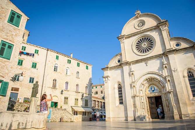Krka Waterfalls and wine tasting Tour from Split or Trogir - Lunch at a Dalmatian Konoba: What to Expect and How to Plan