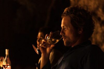Lagoa: 2.5-Hour Vineyard Dinner with Winetasting - Under the 2,000-year-old olive tree: the moment people remember