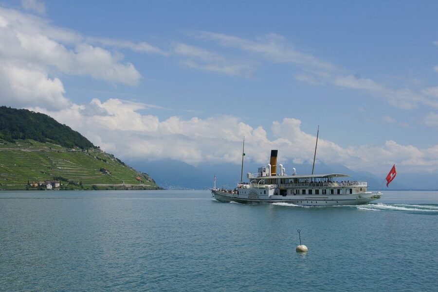 Lausanne: 2-Hour Lake Geneva Cruise Along Lavaux Vineyards - Timing, language, and what to do with your day afterward