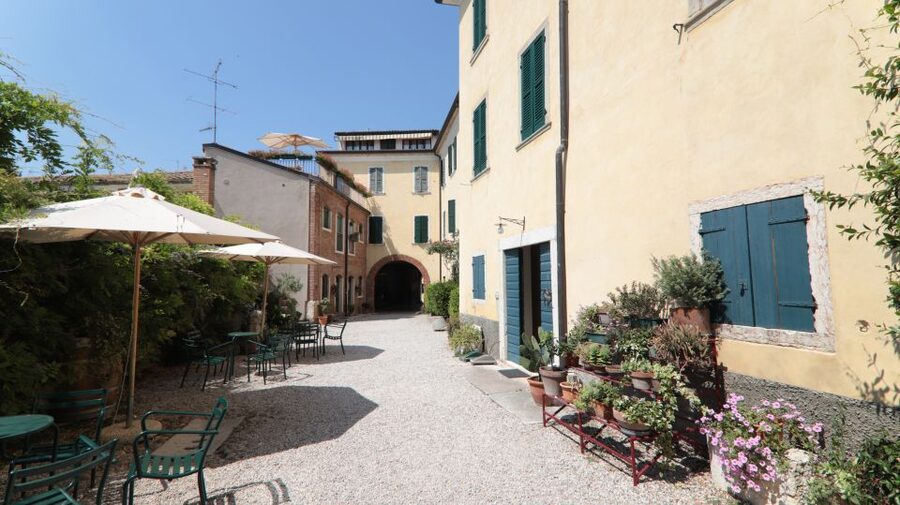 Lazise: Historical Center Wine Tasting Tour - What You Eat Alongside the Wines (and Why It Matters Here)