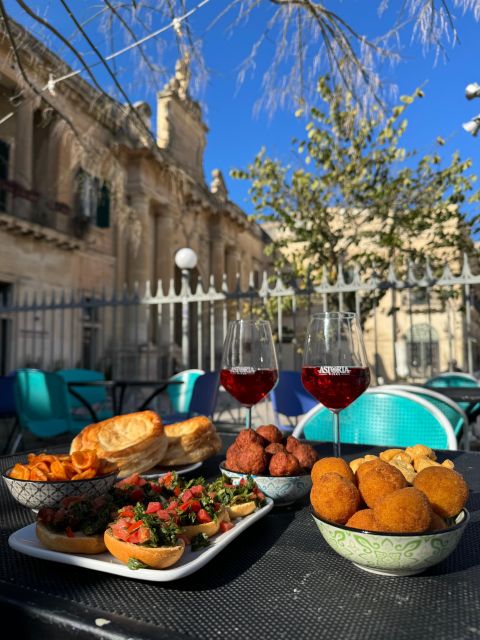 Lecce: Guided Street Food Walking Tour with Food and Wine - The winding alleys to Porta San Biggio: where the atmosphere happens