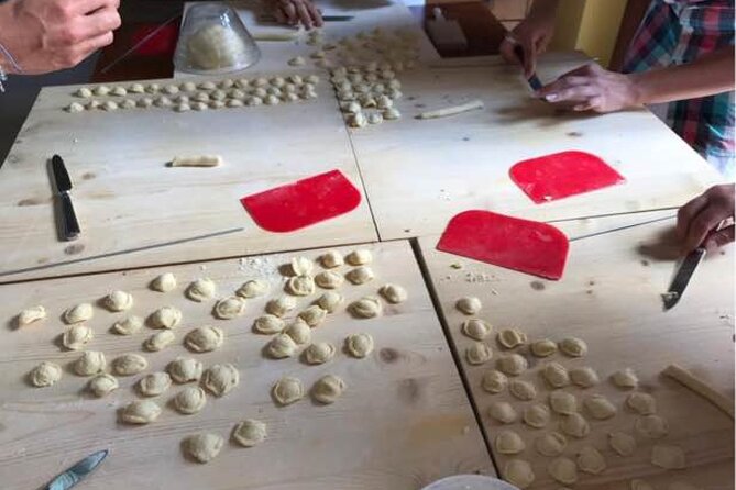 Lecce Hands-on Home Cooking Class: Craft Orecchiette & Savor Wine - Key things that make this class worth your evening