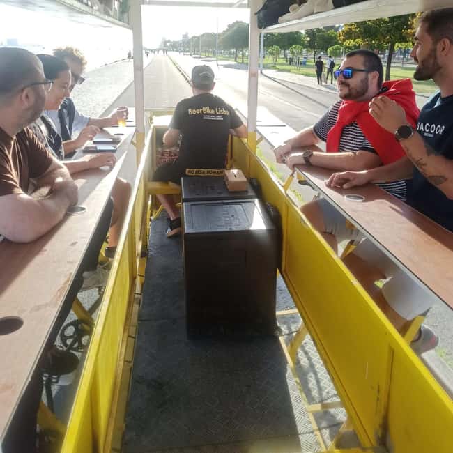 Lisbon: 1-Hour Beer, Sangria or Wine Bike Sightseeing Tour - Meeting points in Lisbon: what to expect before you start pedaling