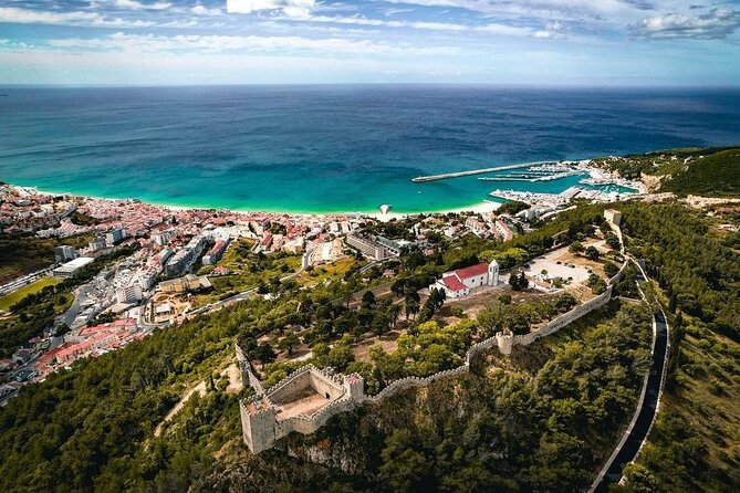 Lisbon: Arrábida & Sesimbra Tour – Wine, Nature & Beaches - Azeitão villages and Pastelaria Cego sweets