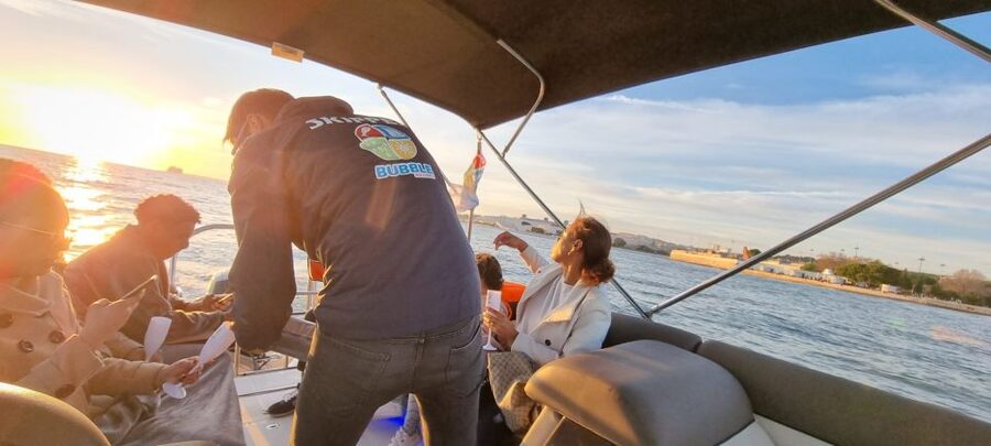 Lisbon: Boat Tour with Champagne - The route: Lisbon’s monuments, in a smart Tagus order