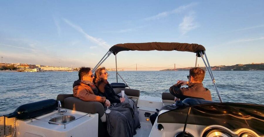 Lisbon: Boat Tour with Champagne - Price and value: $41 for 2 hours with champagne included