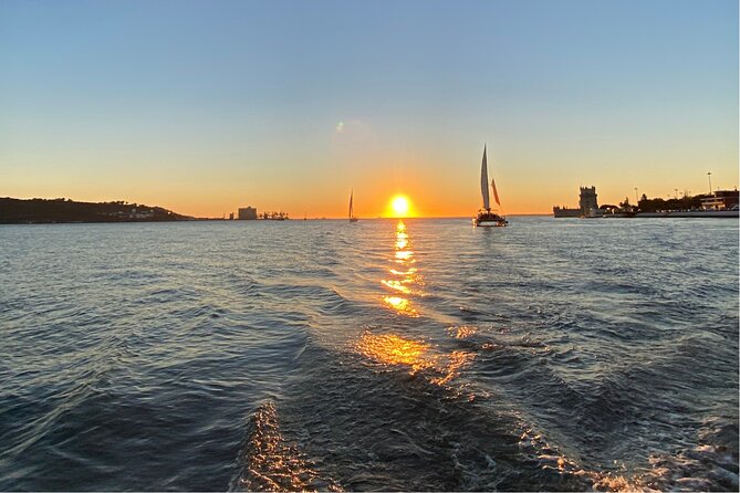 Lisbon: Catamaran Luxury Sunset and Wine Tour - The route: from Cristo Rei down to Terreiro do Paço and beyond