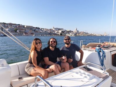 Lisbon: Champagne Sailing Tours - A 2-hour sail that feels more like a boat day than a “tour”