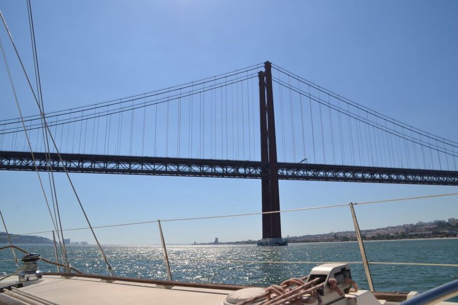 Lisbon: Champagne Sailing Tours - Alfama from the Tagus: a different Lisbon shape