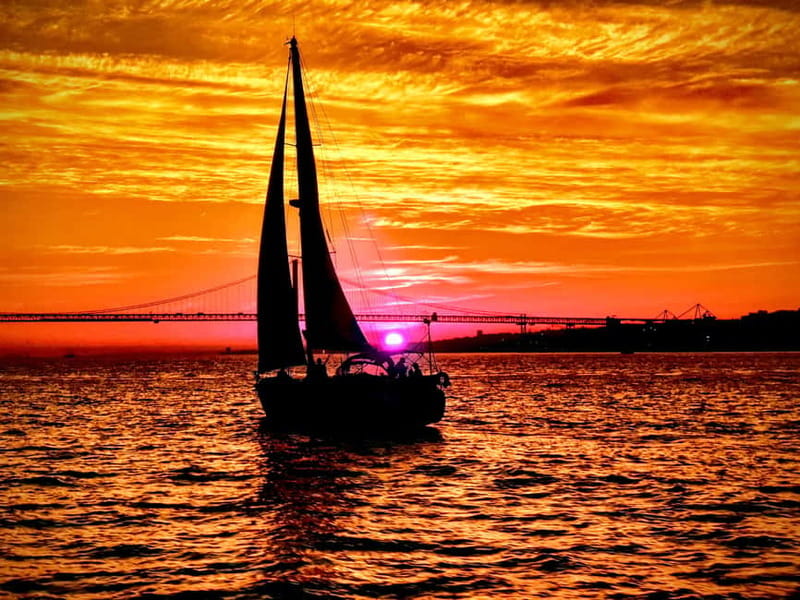 Lisbon: Daytime or Sunset Boat Cruise with History and Wine - Should You Book This Lisbon Sunset Sail?