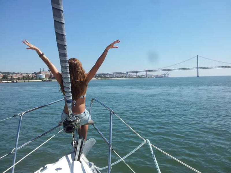 Lisbon: Daytime or Sunset Boat Cruise with History and Wine - Alfama, the Castle Quarter, Praça do Comércio, Chiado, and Time Out Market