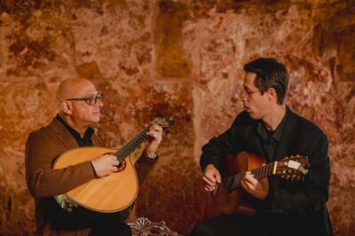 Lisbon: Fado Show and Wine inside Medieval Walls - The 50-Minute Fado Show: Arrival To Final Song