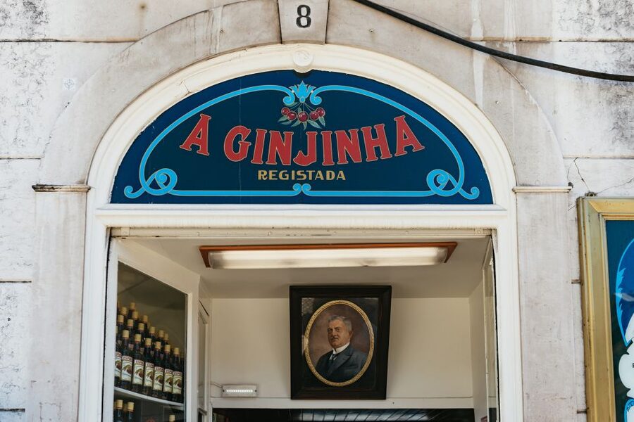 Lisbon: Food and Wine Small Group Walking Tour - Famous Tascas for Bifana and Draft Beer: Lisbon’s Casual, Perfect Combo