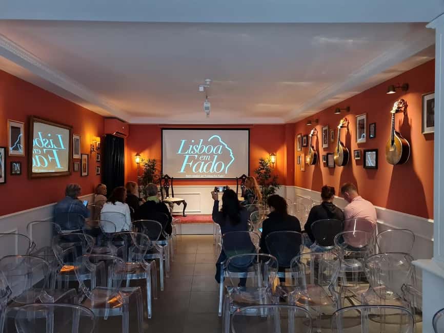 Lisbon: Live Fado Show with Port Wine at Lisboa em Fado - Audience Participation: The Part You Can Either Enjoy or Avoid