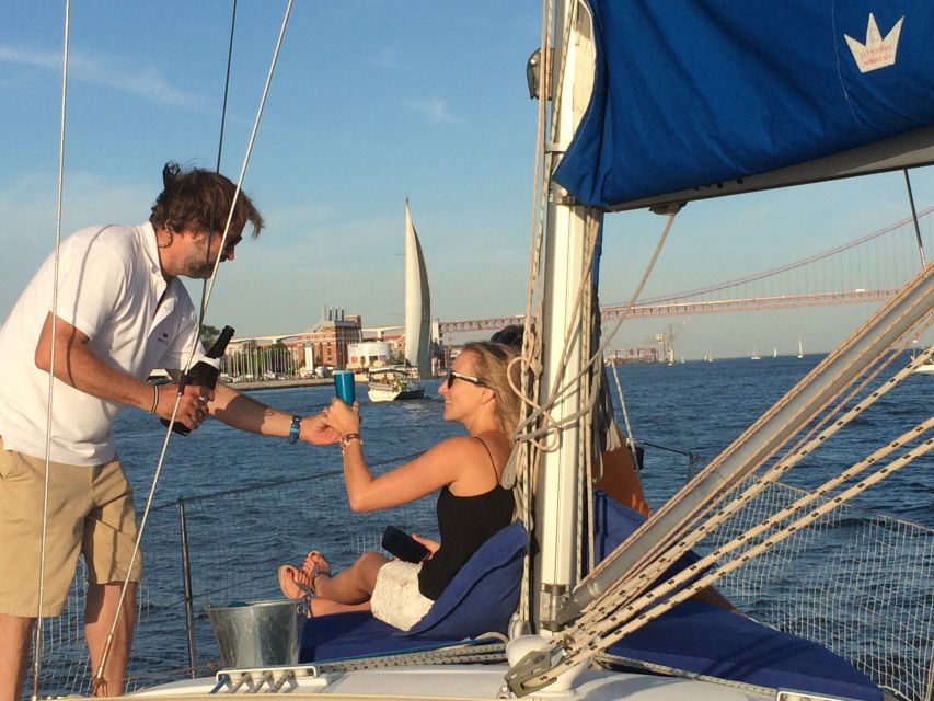 Lisbon: Private Sunset Sailing Tour with Champagne - FAQ
