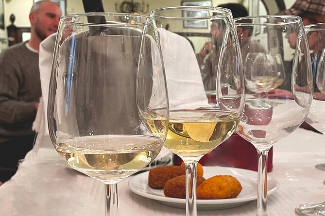 Lisbon's authentic Food and Wine tour with a Winemaker - The tasca finale at A Muralha Vinhos e Tapas (Alfama)