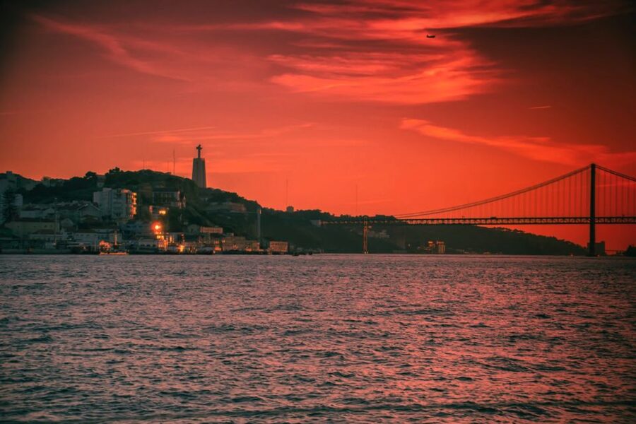 Lisbon: Sailboat Tour w/ Local Guide and Open Bar Green Wine - Belém Tower and the Mid-Ride Breather