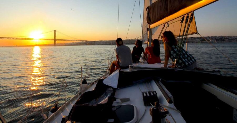Lisbon: Sailing Tour with Wine and Snacks - Cristo-Rei: why crossing viewpoints changes everything