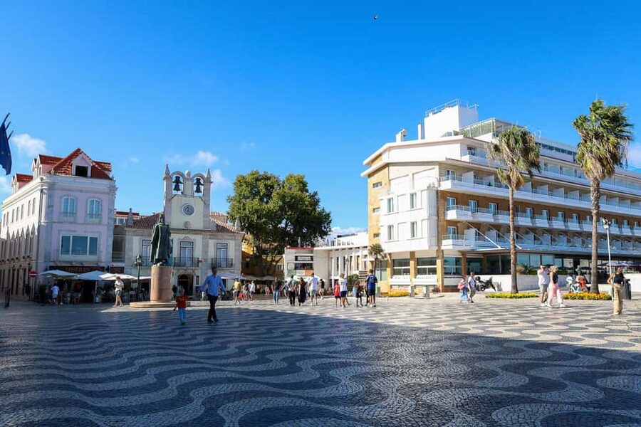 Lisbon: Sintra, Pena Palace & Wine Tasting Small-Group Tour - Cabo da Roca: Europe’s Western Edge in 30 Minutes