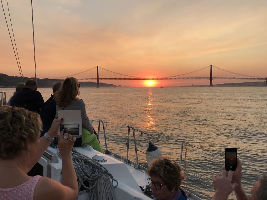 Lisbon: Sunset Sailing Cruise with Wine - Green Wine, Snacks, and the Blanket Trick for Cold Wind