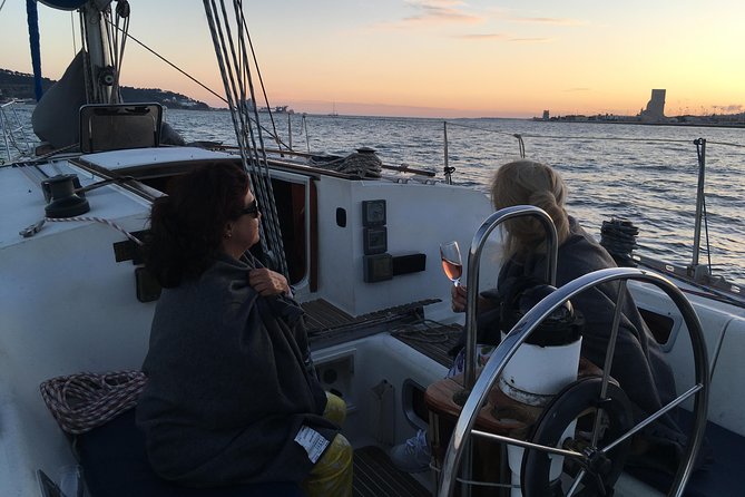 Lisbon Sunset Sailing Tour with White or Rosé Wine and Snacks - Practical Tips for a Smooth Sunset Sail