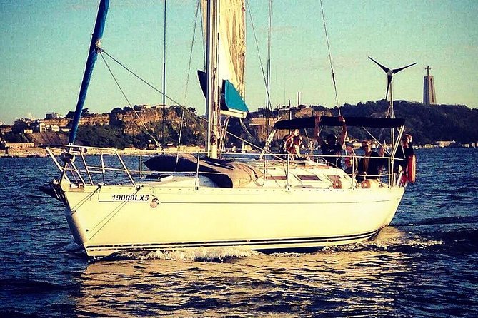 Lisbon Sunset Sailing Tour with White or Rosé Wine and Snacks - The Route Around Lisbon: 25 de Abril to Belém and Back