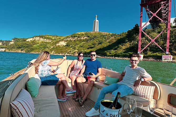 Lisbon: Vinho Verde Wine Premium Boat Experience - Price and What You Actually Get for $52
