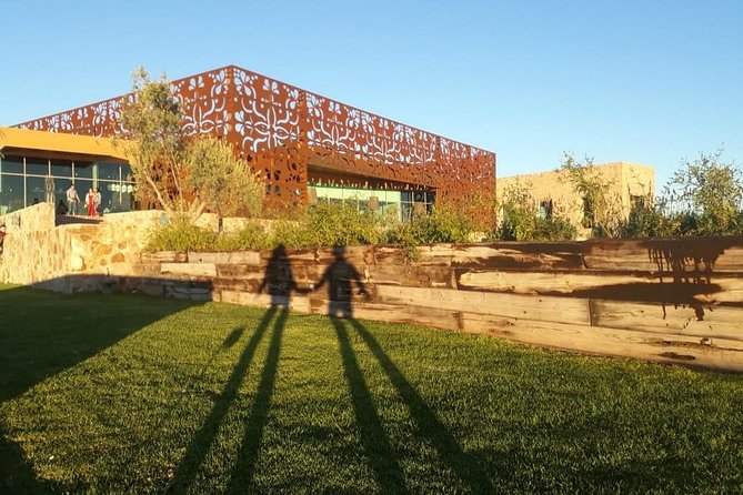 Local Vineyard Tour & Wine Tasting at the Independence Valley - English, guides, and what can change at the last minute