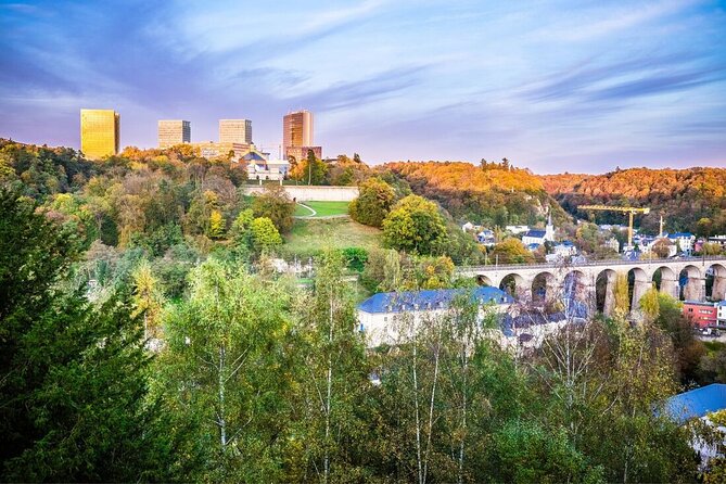 Luxembourg city walking and wine tasting tour - Getting your bearings with a 2.5-hour route