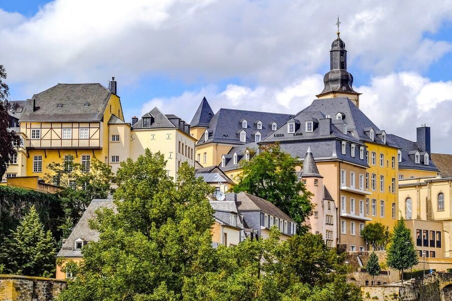 Luxembourg City: Walking Tour with Optional Wine Tastings - Grand-Ducal Palace: pass by, but don’t miss the story