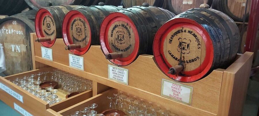 Madeira: Cabo Girao, Jeep Tour Adventure and Wine Tasting - The Poncha Stop: Local Drinks in a Typical Madeira Bar