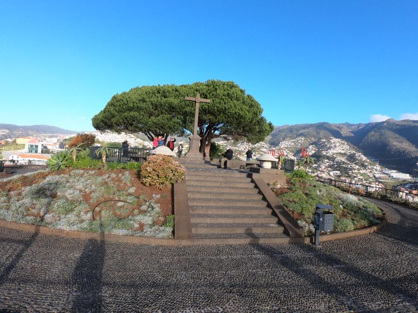 Madeira: Cabo Girao, Jeep Tour Adventure and Wine Tasting - Câmara de Lobos: Finish With a Fishing Village Feel