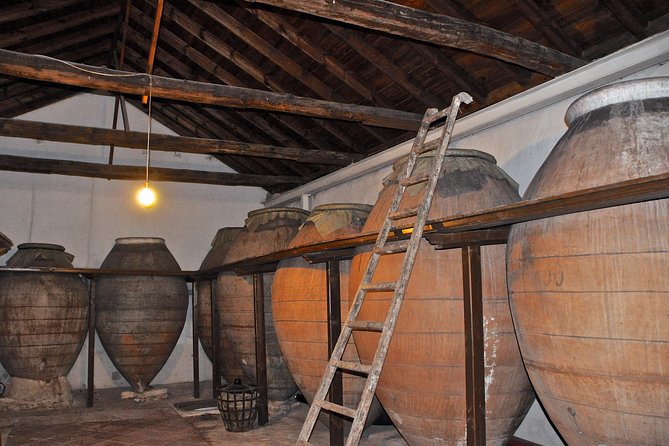 Madrid Countryside Wineries Guided Tour with Wine Tasting - Stop 2: Bodega del Nero, 900 years of river-valley winemaking