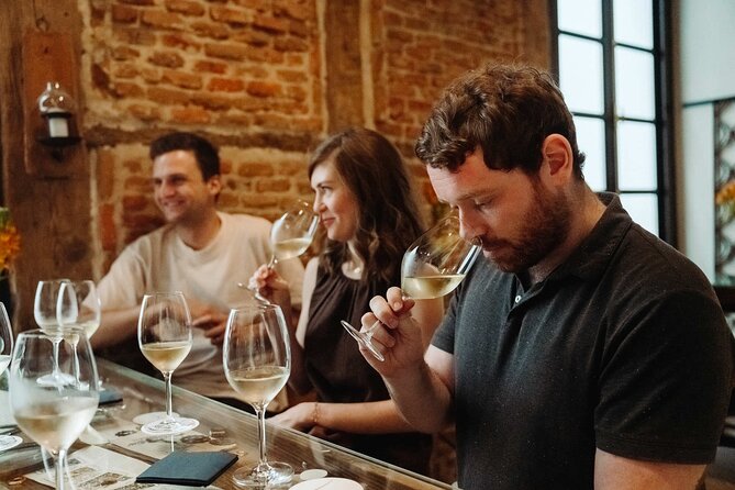 Madrid Evening Tapas and Wine Guided Tour - Stop 1: La Osita and the porrón funhouse (plus vermouth on tap)
