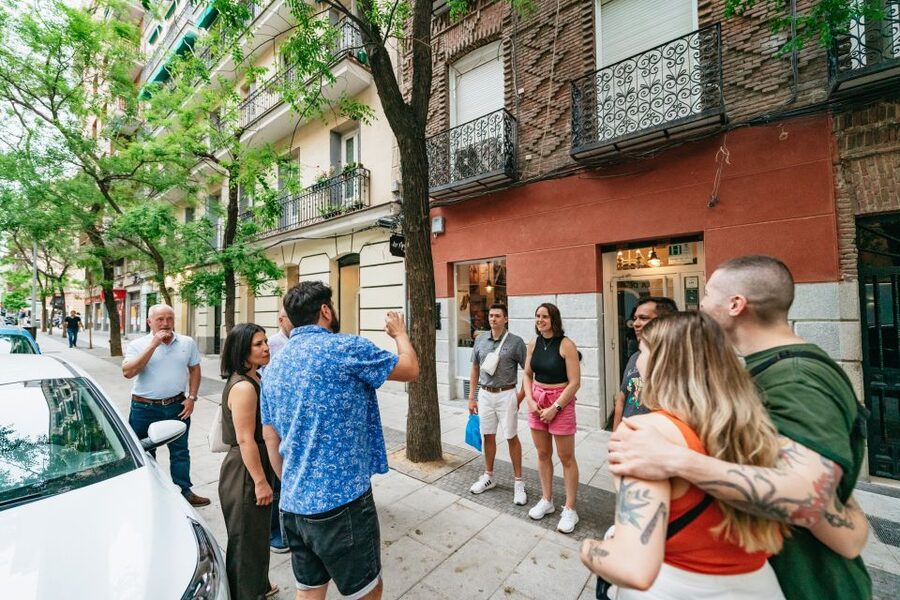 Madrid: Food & Wine Tour with 10 Tapas & 4 Drinks Included - Four Drinks Included: House Pairings That Keep the Night Moving
