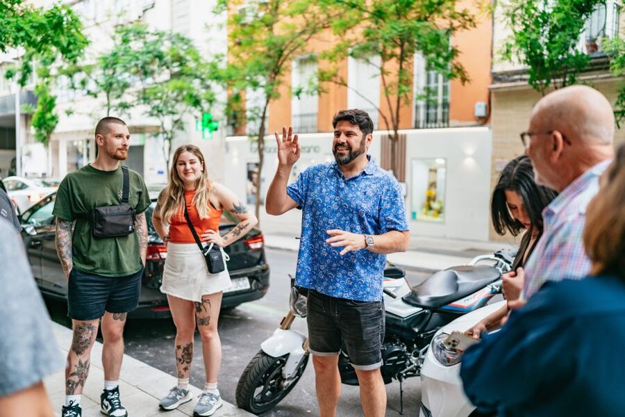 Madrid: Food & Wine Tour with 10 Tapas & 4 Drinks Included - How the Guide Changes the Tour: Alberto, Raul, Sirsa, Amara, and More