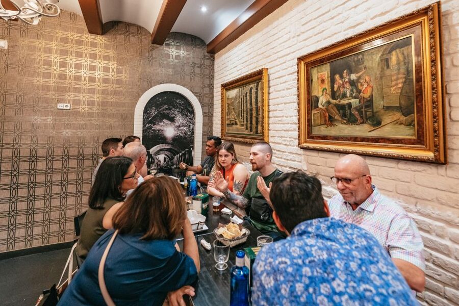 Madrid: Food & Wine Tour with 10 Tapas & 4 Drinks Included - Tapas Culture in Plain Terms: What You’re Learning to Order