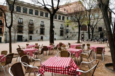 Madrid Local's Wine and Tapas Lunch Tour with a side of History - Plaza de Isabel II: the first wine and croquetas setup